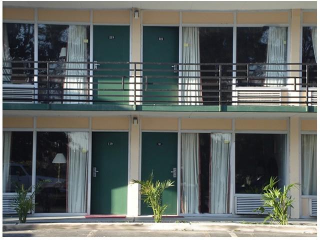 Red Carpet Inn Jesup Exterior photo